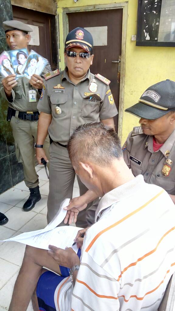 Pemberian SP 1 kepada pemilik THM dan Warung Remang Remang desa Limusnunggal kecamatan Cileungsi Kabupaten Bogor