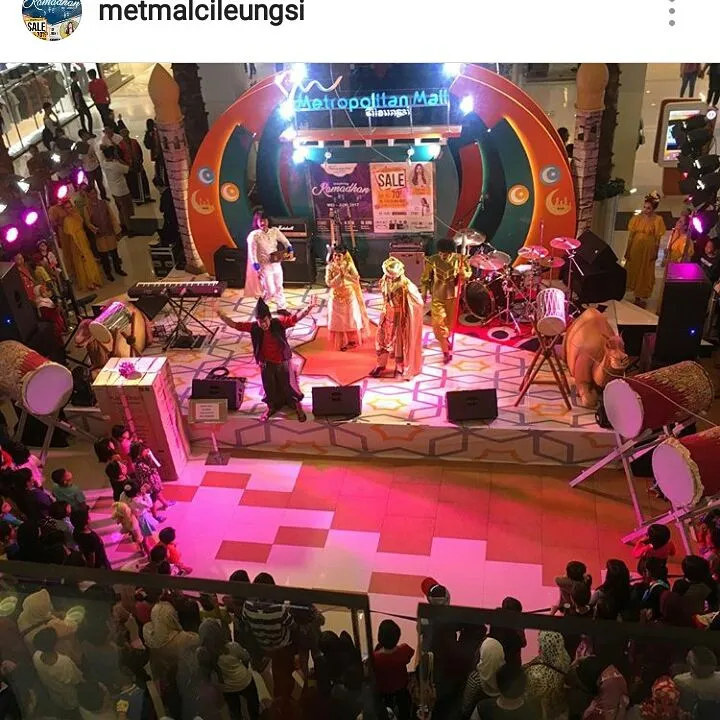 Pementasan Sanggar Tari Fahmi Sriwijaya Dancer Di Metmall Cileungsi