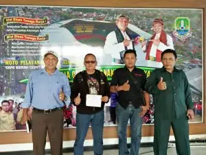 Tim FKOB yang berkunjung ke dinas tenaga kerja bekasi.