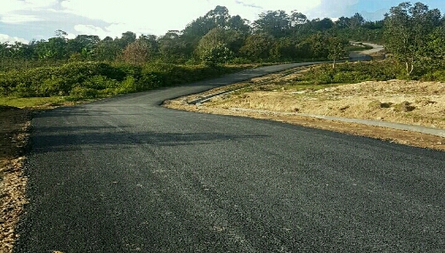 Jalan Kabupaten Samosir di Kecamatan Ronggur Nihuta yang di kebut pengerjaannya Oleh Bupati untuk peningkatan ekonomi Dan akses Petani serta Pariwisata