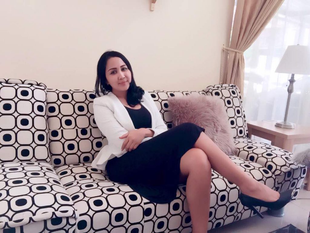 Vicky Dwi Cahyanti Pemilik Usaha Alexa Sofa