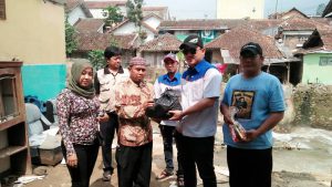 Pemberian Santunan kepada Korban Banjir Bandang Ciwidey Kabupaten Bandung Wilayah Bandung Selatan