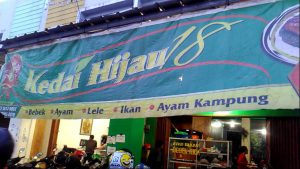 Kedai Hijau Permata Cibubur Milik Ibu Rini