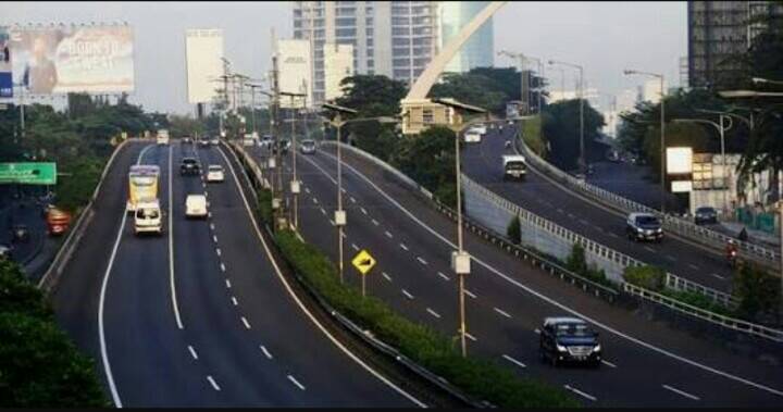 Ruas Jalan lengang dan Sepi