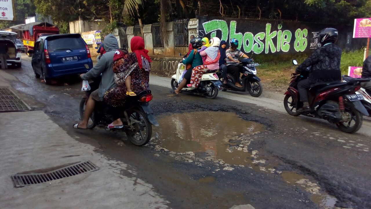 Jalan Rusak Cileungsi - Setu