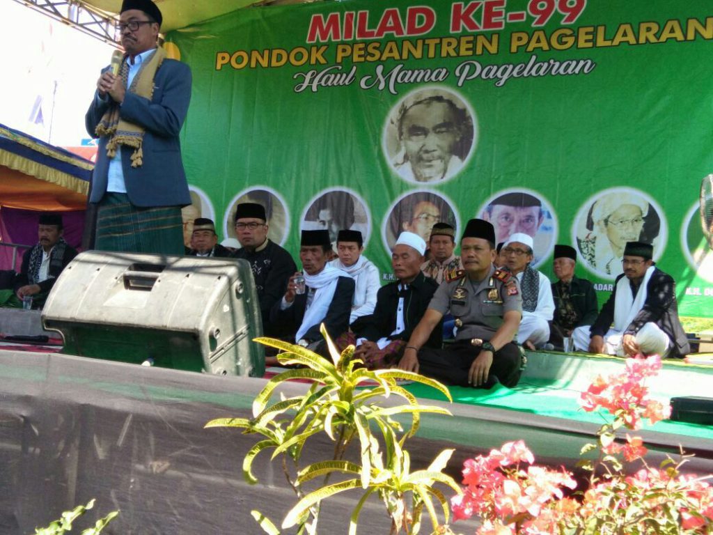 Wali kota Bandung Bersama Pimpinan ponpes dan jajaran intasi serta kapolsek cisalak