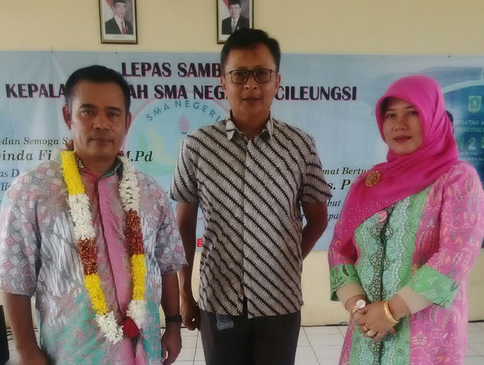 Drs. pandi (Kepsek) baru SMA 2 Cileungsi, Camat Cileungsi Renaldi Yushab S.sos, Melwinda S.pd. M.pd mantan (Kepsek) SMA 2 Cileungsi