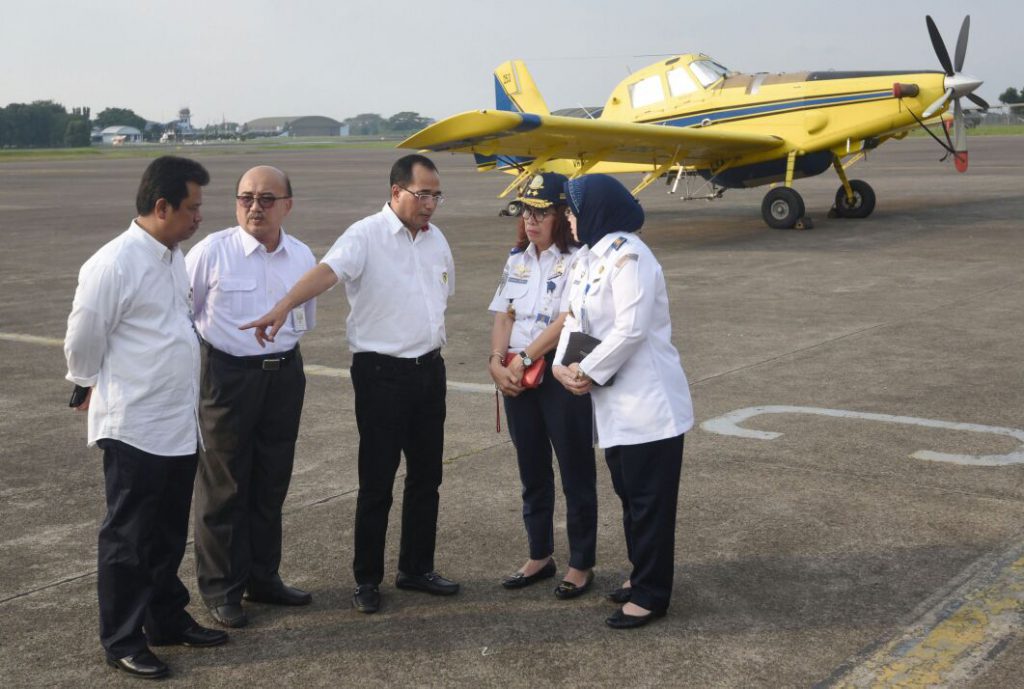 Menteri Perhubungan Budi Karya Sumadi menargetkan Bandara Silangit akan beroperasi melayani penerbangan Internasional pada 28 Oktober 2017.