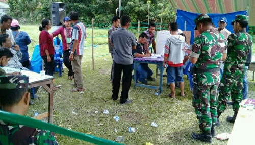 Foto: Suasana pengjitungan suara di Plikades Serentak salah satu TPS di Desa Sialanguan Pangurutan Samosir