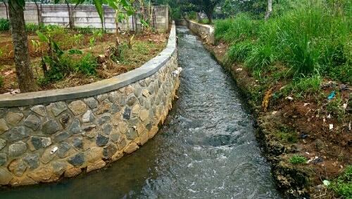 Foto: Proyek Rehabilitasi jaringan Fungsi Jaringan Irigasi yang tidak menggunakan Kisdam dalam pengerjaannya.