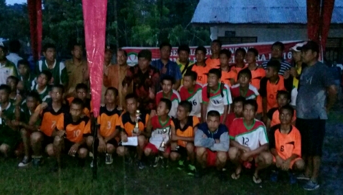 Foto: Club Volly Putra U-16 Harian Nauli Juarai Tournamen Volly U-16 Se-Kabupaten Samosir