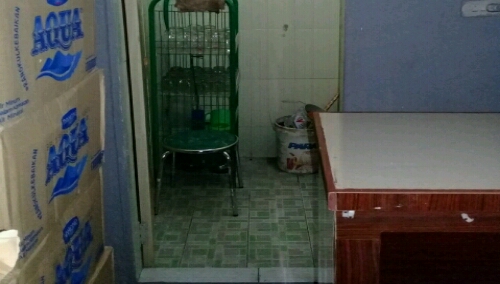 Foto: kamar mandi, dimana kasir kafe dikeroyok pengunjung dan berusaha menyelamatkan diri