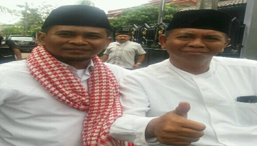 foto : Ketua Panitia Tabligh Akbar yakni Hermawan Bersama Anggota DPRD Kota Bekasi H.Tabrani