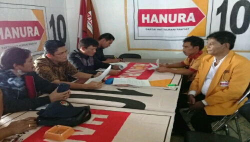 Foto : Proses verifikasi partai HANURA oleh KPU kab.Samosir, berjalan dengan lancar