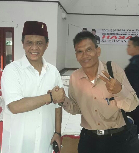 Foto : Ketua POKJA Wartawan Kabupaten Bekasi,Julham Harahap.SE ( Kemeja Coklat)