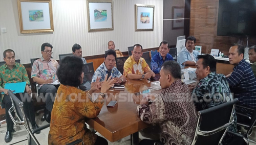 Bupati Karo bersama Anggota DPRD Karo saat ber audensi ke Kantor Kemensos RI  di jalan  salemba Raya Jakarta Pusat Selasa, (02/10 ) 2018