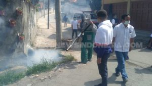 Ket foto : Ketua DPD Perindo Kabupaten Karo Santino Kedaulatan Putra Sinulingga (Menggunakan topi) ikut turun Mantau Pe Moggingan di salah satu lingkungan warga, Kamis (21/02) 2019