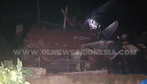 Rumah warga yang di terjang oleh Angin Puting Beliung di desa Suka ramai Kecamatan Munte, Rabu malam (06/03) 2019