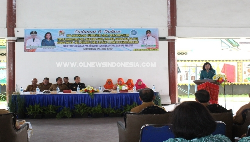 Ket foto : Ketua TP PKK Kab Karo Ny Sariati Terkelin Brahmana saat memberikan sambutan dan laporannya di hadapan Tim Supervisi Desa Percontohan dan Desa Pelaksana Binaan PKK Provinsi Sumatera Utara di Pendopo / Rumah Dinas Bupati Karo Kabanjahe, Senin (01/04) 2019