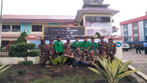 Ket foto : Pengurus PAC Ansor Kabupaten Karo di Gedung Moderamen GBKP Kabanjahe, Minggu (14/04) 2019