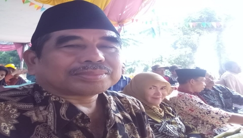 Ket poto. Kepala SDN MEDONG Kecamatan Mekarjaya Aning sujani