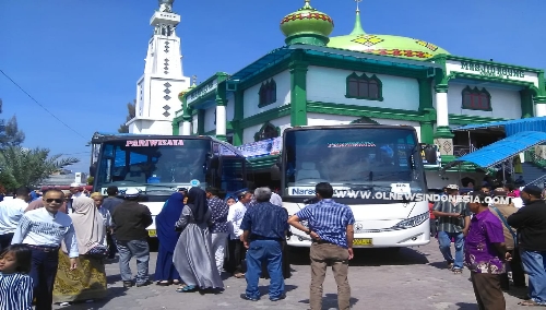 Ket foto : situasi di Halaman Masjid Agung Kabanjahe sebelum pelepasan calon Jemaah Haji asal Kabupaten Karo