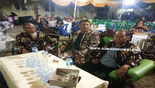 Ket foto : tokoh masyarakat dan penasehat GM FKPPI 0205 Tanah Karo, Kena Ukur Karo Jambi (kanan) bersama pengurus.