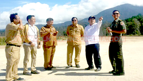 Bupati Karo Dampingi Staf Kepresidenan Tinjau Lokasi Pembangunan Huntap Tahap III Siosar