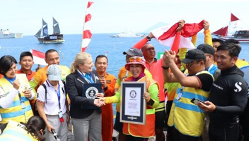 Ketua WASI Ibu Tri Tito Karnavian Menerima Sertifikat Rekor Dunia Dari Guinness World Records