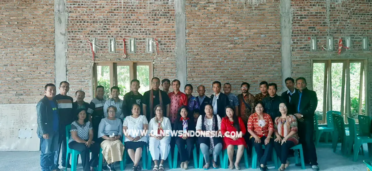 Ket foto : Para Elemen masyarakat dan Rohaniawan yang tergabung dalam PHT Tanah Karo