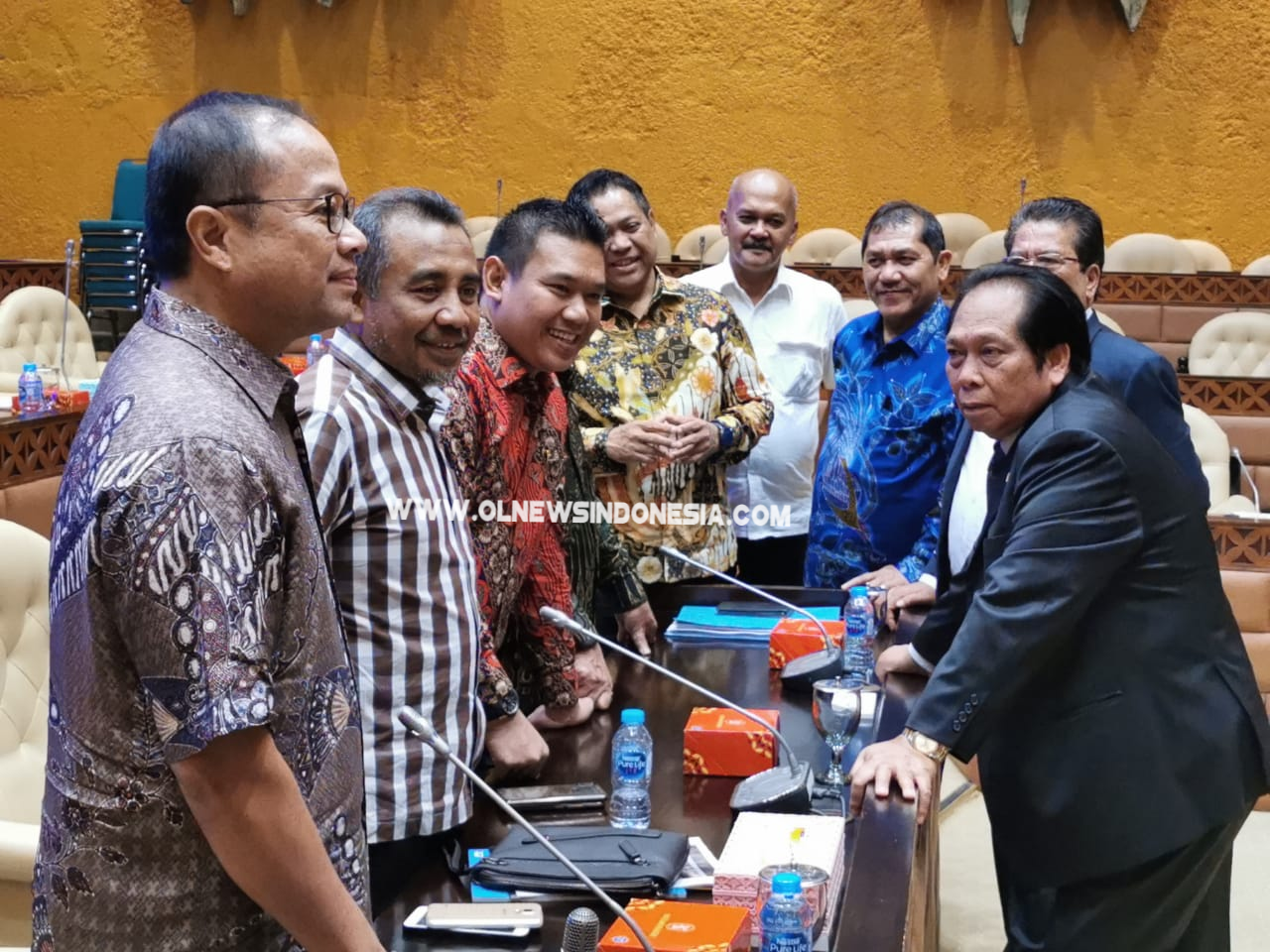 Ket foto : Bupati Karo, komisi D DPRD Provsu , Bupati Dairi rapat bersama komisi V DPR RI Anton Sihombing terkait jalan Medan - berastagi, Kamis (08/08) 2019.