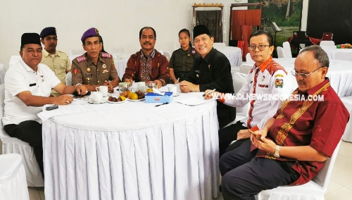 Ket foto : Bupati Karo didampingi sejumlah OPD menerima audensi panitia Alumni Menwa USU oleh Prof Budiman Ginting, Prof paham Ginting serta Samsul Rizal di rumah dinas Bupati terkait karya bakti dala menyambut sumpah pemuda 28 Oktober tahun 2019 /ist.