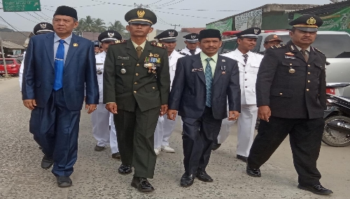 Foto : Tripika Kecamatan Banjarsari Kompak hadir Hadir dalam Upacara HUT Ke -74 Republik Indonesia Tahun  2019 di Alun Alun Kecamatan Banjarsari.Sabtu(17/08)