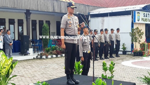 Ket foto  : Kapolres Tanah Karo AKBP Benny Remus Hutajulu Pimpin Sertijab di Halaman Mapolres Karo Kabanjahe, Senin (19/08) 2019