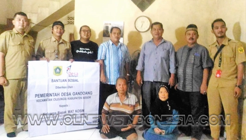 Pemberian bantuan dari Pemerintahan Desa Gandoang Dan Unsur Masyarakat Desa Gandoang, untuk Matkosim