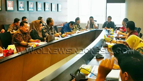 Suasana rapat terkait usulan jalan Medan Berastagi di ruang rapat Kementrian PUPR Jakarta