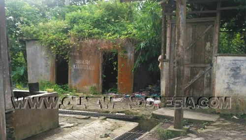 Kondisi Kamar Mandi Umum yang berada di Desa Tiga Pancur sangat memprihatinkan, Minggu (29/09) 2019