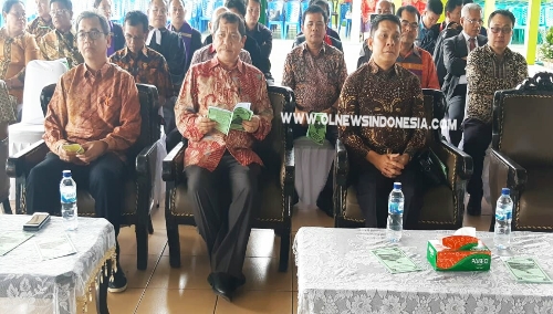 Ket Foto : Bupati Karo dan Bupati Dairi hadiri  bersama  Ketua Umum Moderamen GBKP, Pdt Agustinus Purba dalam  ibadah sipiritualitas Danau Toba dan Gunung, Jumat (13/09) 2019 di Jambur Gerga Mulawari Kecamatan Tigapanah Kabupaten Karo.