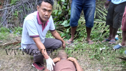 Mr X yang ditemukan tewas di pinggir jalan Nasional Laubaleng -  Kutacane, Senin (07/10)2019 saat di tangani oleh petugas.