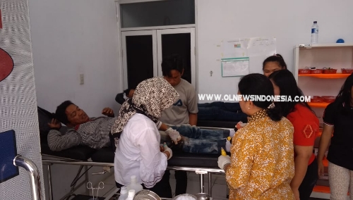 Ket foto  : Korban Kecelakaan Lakalantas Tunggal di Desa Gajah Kecamatan Simpang Empat Kabupaten Karo, saat di tangani medis di Puskesmas Simpang Empat, Sabtu (05/10)2019