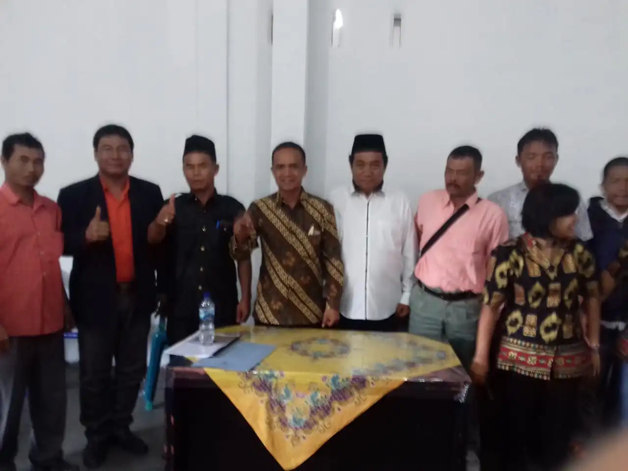 foto : Ketiga Calon Kades Hutanamora menyampaikan Visi Misi yang digelar Panitia Penjaringan Kepala Desa (P2KD), Jum'at (25/10) di Aula Kantor Desa Hutanamora, Kecamatan Pangururan.
