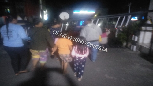 Ket foto : Korban pelecehan oleh oknum AT guru PNS  saat di bawa ke RSU Kabanjahe guna lakukan Visum pada Jumat Malam (15/11) 2019 (Ist)