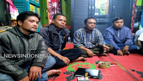 Ket foto  : Dari kiri Advent Tarigan,Dedi Munthe,Jonius Simanjorang,Darma Simanjorang saat berdialog bersama Wartawan,Selasa (19/11) 2019 (Ist)