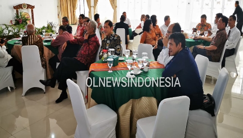 Ket foto :  suasana saat Bupati Karo Terkelin Brahmana, didalam ruangan mendengar pidato Gubernur Sumatera Utara Edy Rahmayadi, Selasa (19/11) 2019 (Ist)