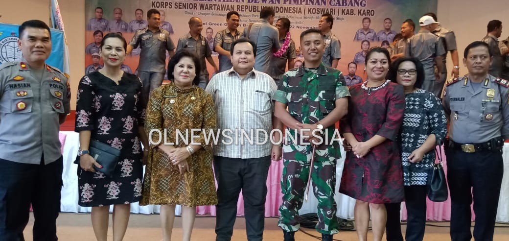 Ket foto : Wakil Bupati Karo Cory Seriwaty Br Sebayang, Danyonif 125 Simbisa, Wakapolres Karo, Kapolsek Berastagi,Kadis Perizinan, Kepala Unit BPDSU, Kapus Berastagi dan Monala Sebayang berfose di sela sela kegiatan di Hotel Green Garden Berastagi, Jumat (22/11) 2019 (Ist)