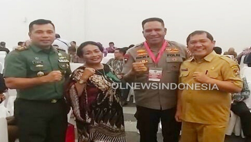 Ket foto : Bupati Karo Terkelin Brahmana foto bersama Kapolda Papua Irjen Pol  Paulus Waterpou, Ketua DPRD Karo Iriani Tarigan, Dandim 0205/TK Letkol Inf Taufik Rizal, usai menghadiri acara  Rakornas Indonesia Maju Pemerintah Pusat dan Forkopimda di Sentul, Jawa Barat, Rabu (13/11) 2019 (Ist).