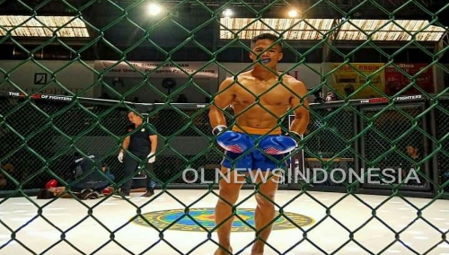Ket foto :Roberto Manik saat berada di sasana Linda aji Semarang saat menangkan kelas 71 Kg Kick Boxing Di Semarang, Minggu (01/12) 2019 (Ist)