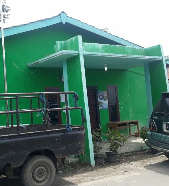 Ket foto : Kantor Kepala Desa Sadaperarih yang usai di rehab