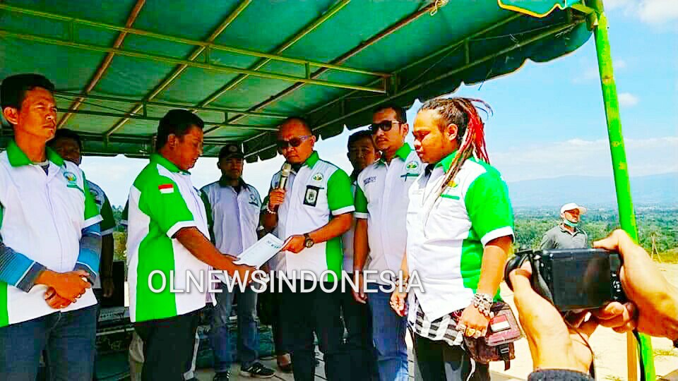 Ket foto : prosesi pengukuhan DPD Walantara Kab Karo oleh Ketua DPW Walantara Sumut di Pelangkah Gading Munte Kabupaten Karo, Jumat (24/01) 2020 (Ist)