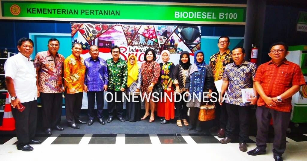 Ket foto : Bupati, Wakil Karo bersama jajaranya berfose bersama Kementerian Pertanian dalam kegiatan Indonesia Forum dan Business Expo 2020 di kantor Kementerian Pertanian Jakarta Selatan, Senin (27/01)2020 (Ist)